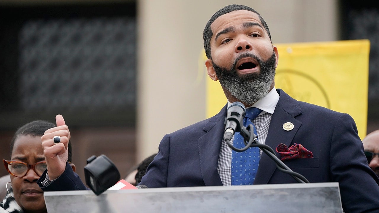 Jackson, Mississippi, mayor facing federal bribery charges trails challenger in mayoral election results