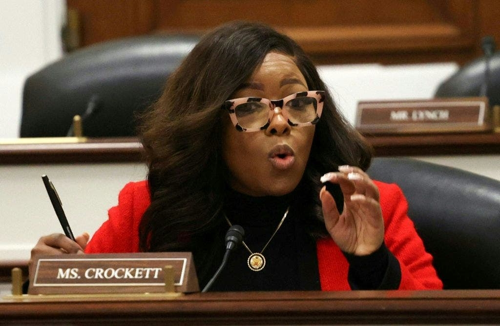 Jasmine Crockett slammed for comparing Trump to MS-13 member: 'Complete lunatic'