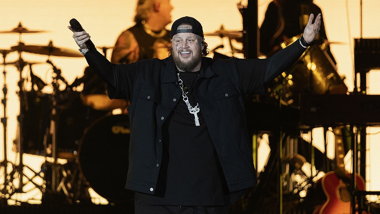 Jelly Roll drops nearly 200 pounds, sets sights on sky-high goal