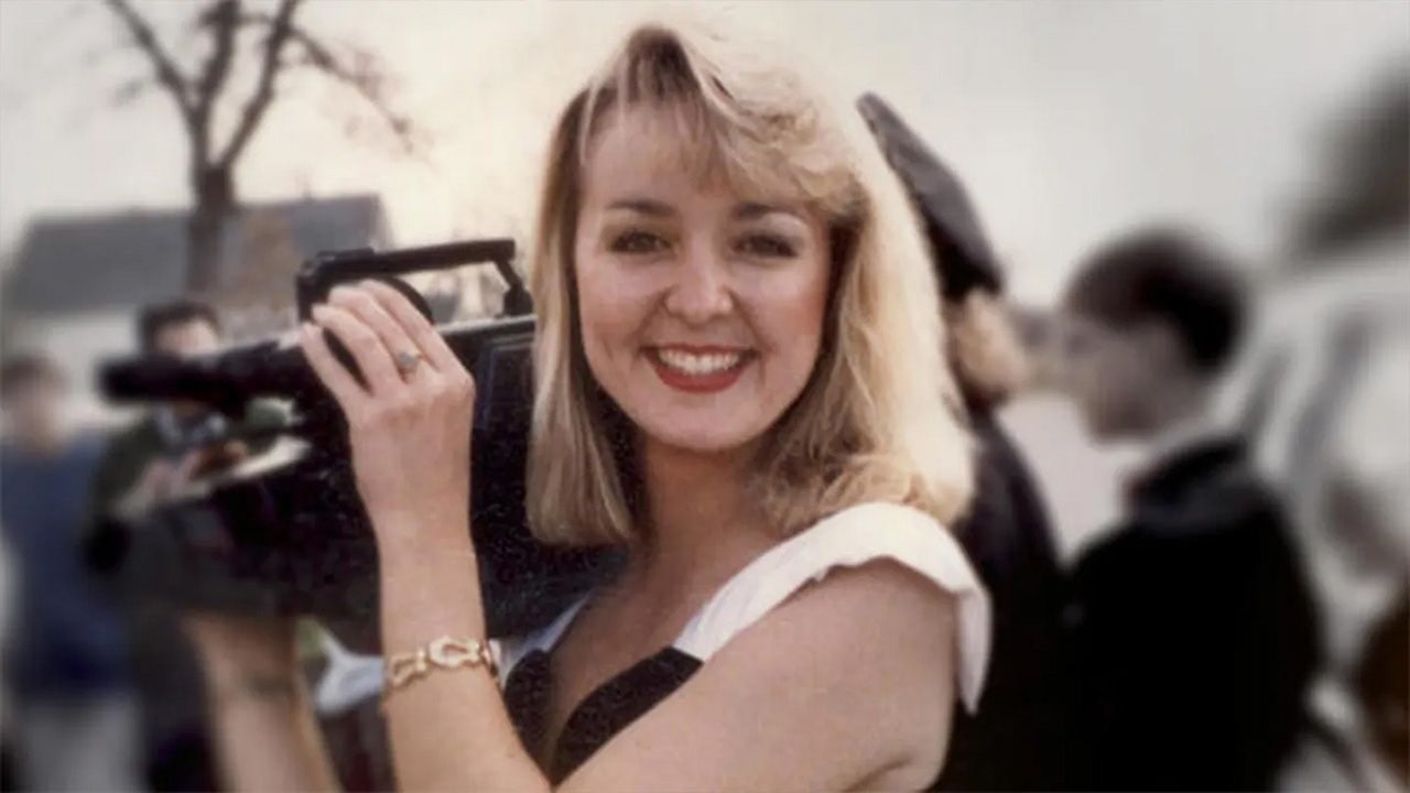 Hunt for missing Midwest news anchor focuses on fight over unsealing evidence