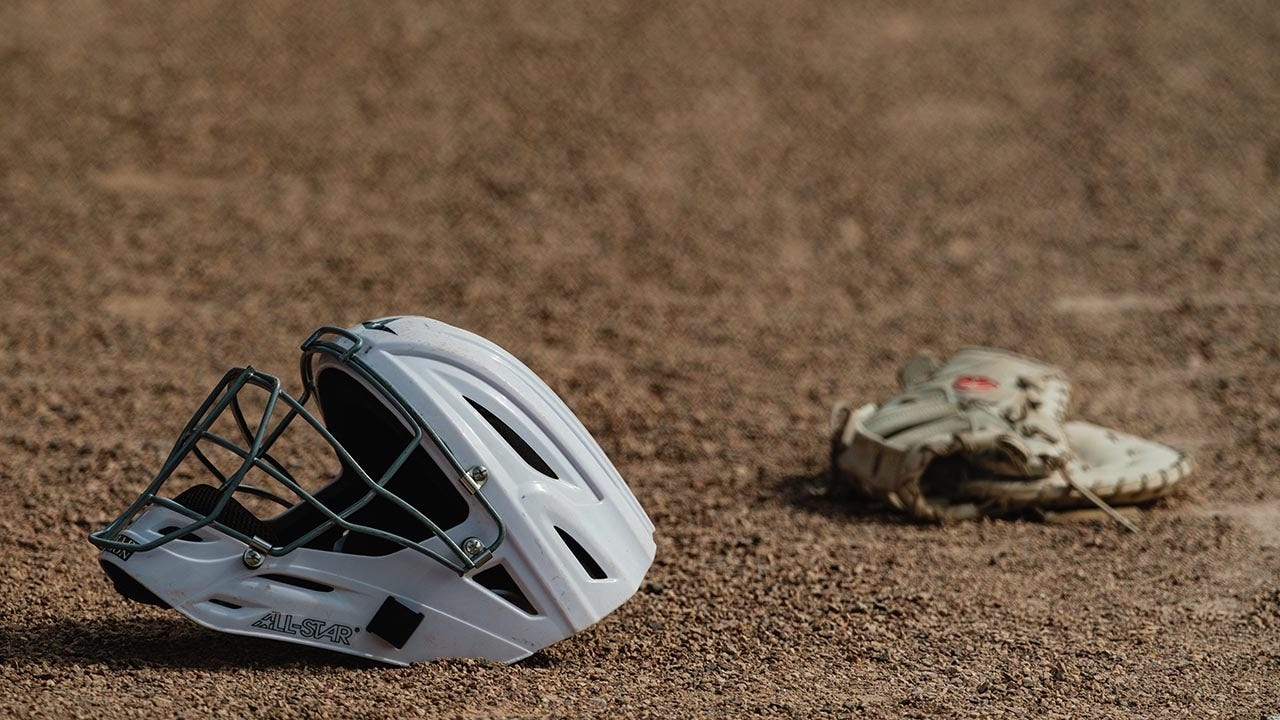 College softball player, coach dead after being involved in head-on collision while traveling from game