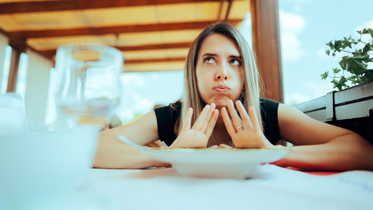 Here's how long you should wait between meals, say nutrition experts