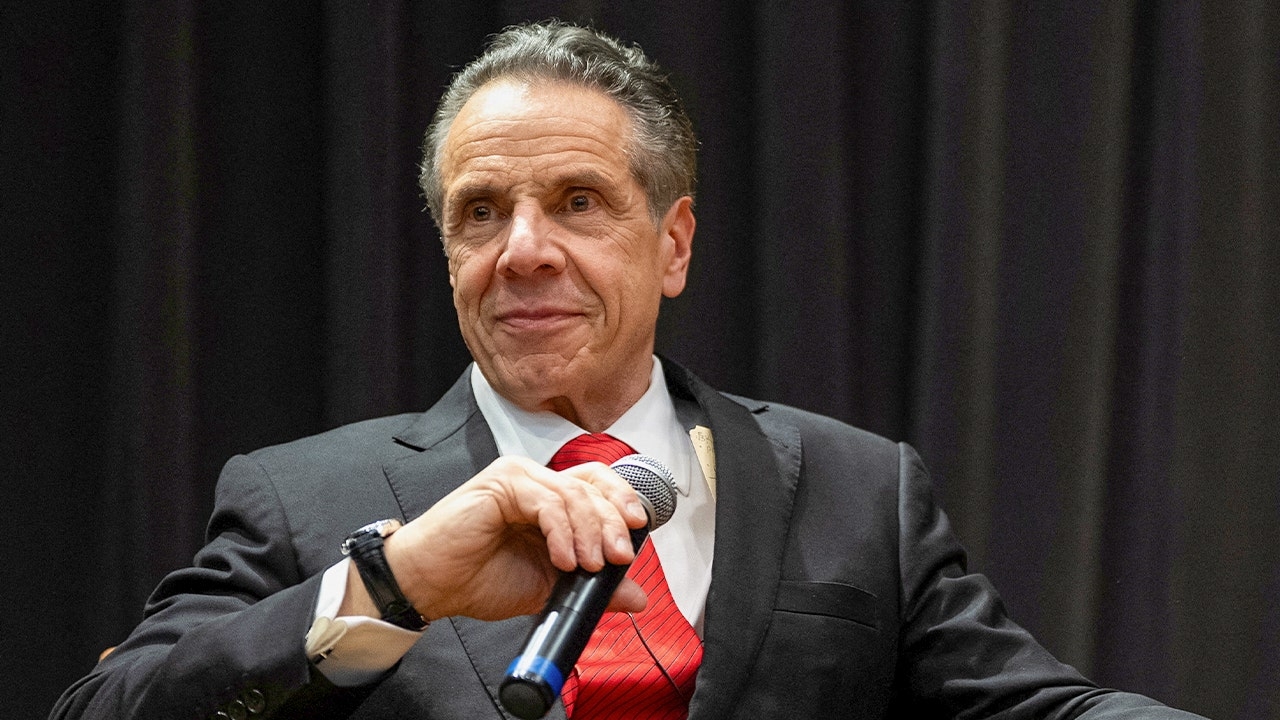 Cuomo's lead shrinks with under one week until New York City mayoral primary: poll