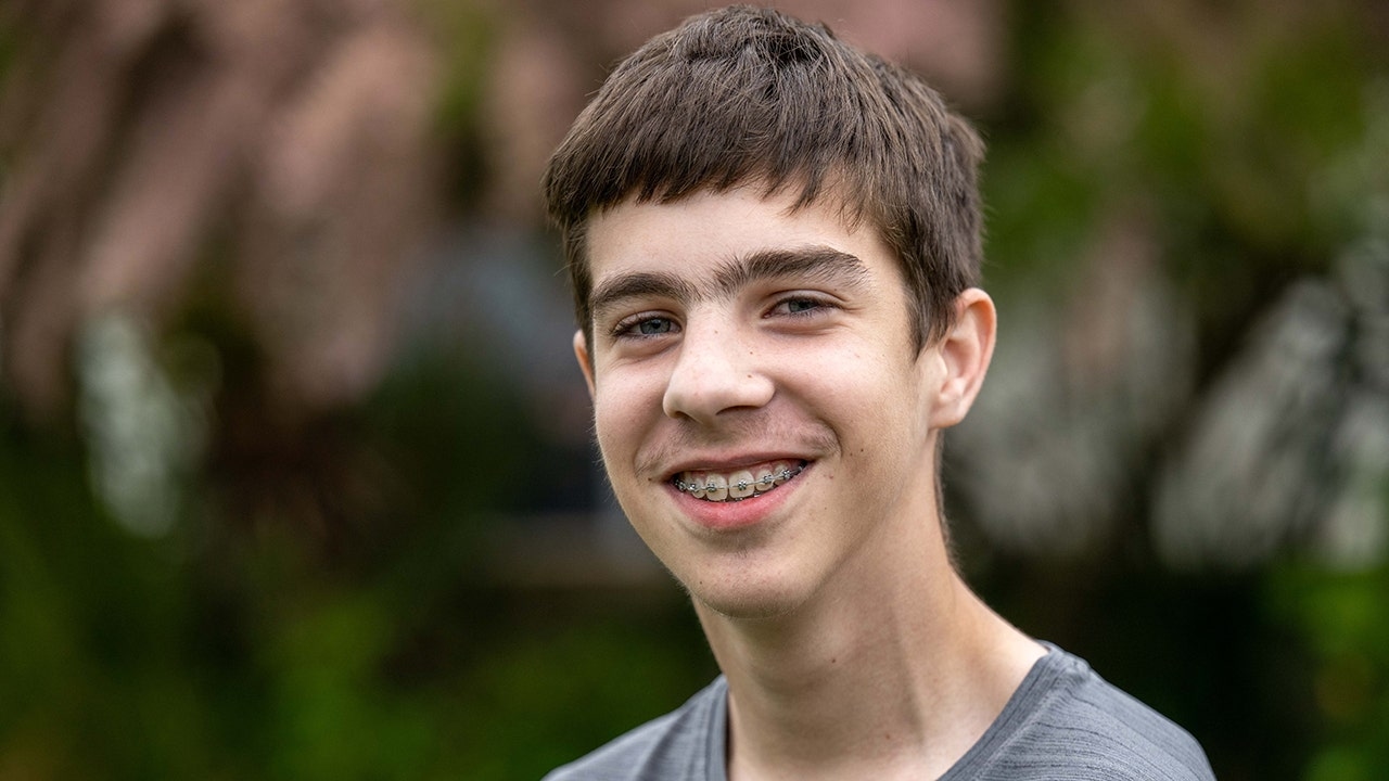 Teen with unnamed condition can't eat any food, baffling doctors worldwide