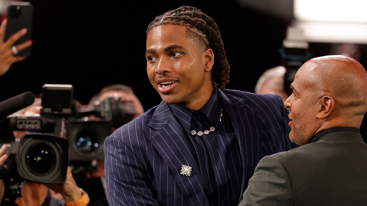 NBA prospect Collin Murray-Boyles' reaction after Raptors select him goes viral