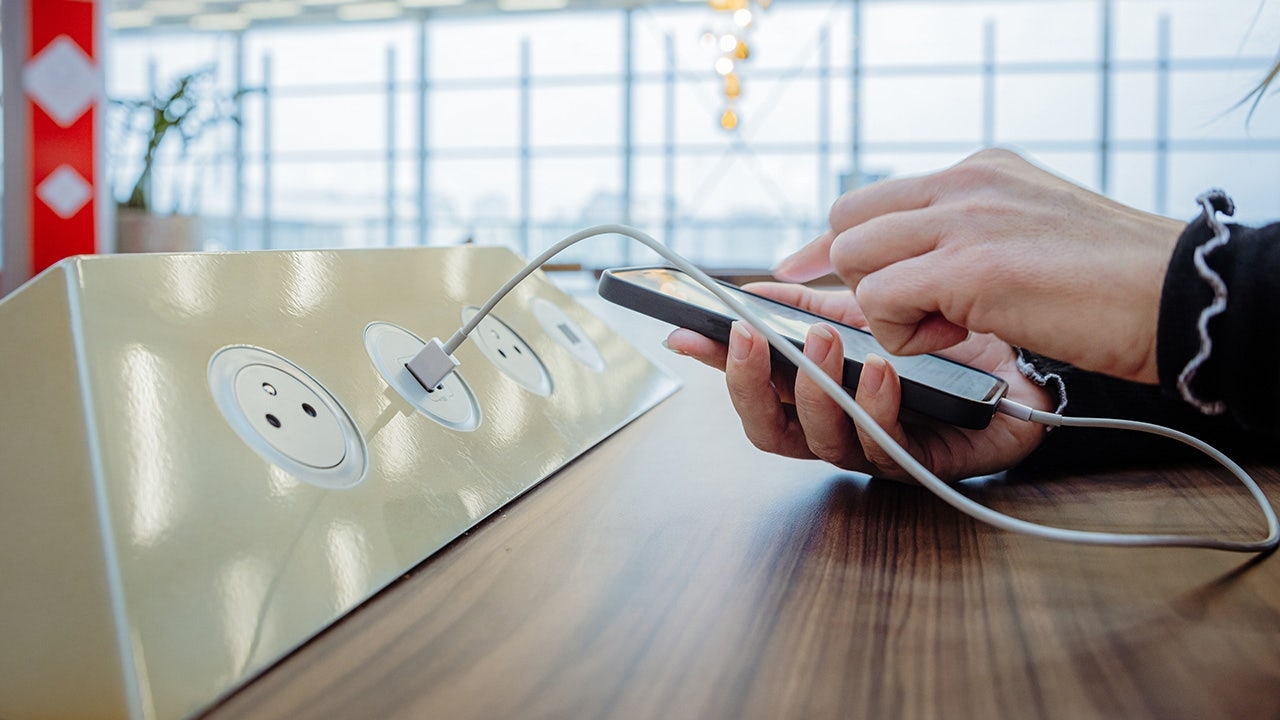 TSA warns travelers about sneaky way hackers are stealing people's data at airports