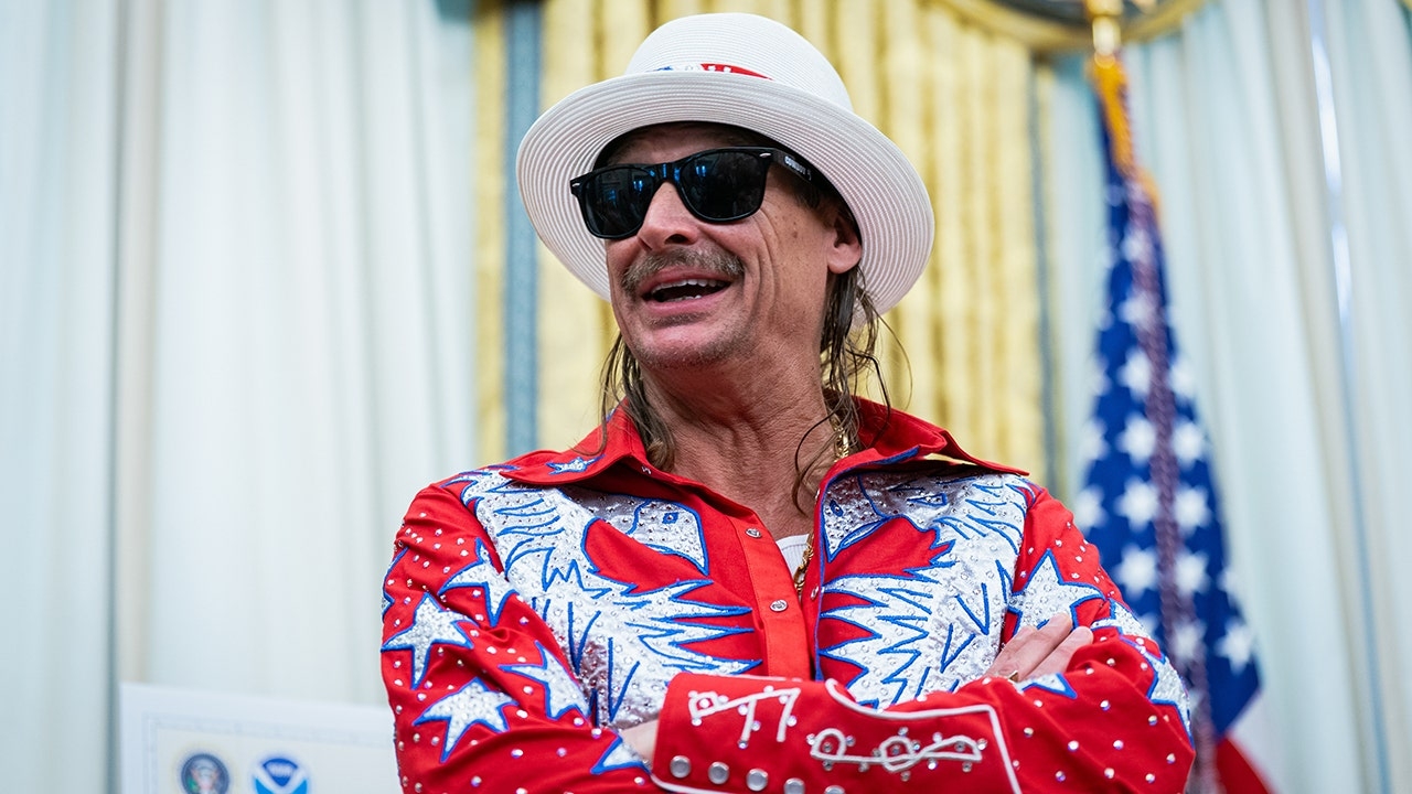 Kid Rock opens new Nashville restaurant and enjoys 'breakfast' in the afternoon