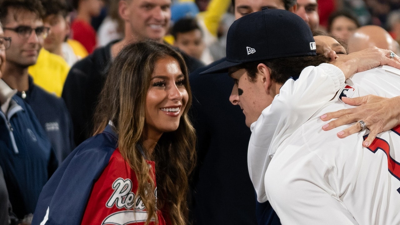 Sister of Red Sox's Roman Anthony, MLB's top prospect, goes viral during his Red Sox debut: 'Surreal'