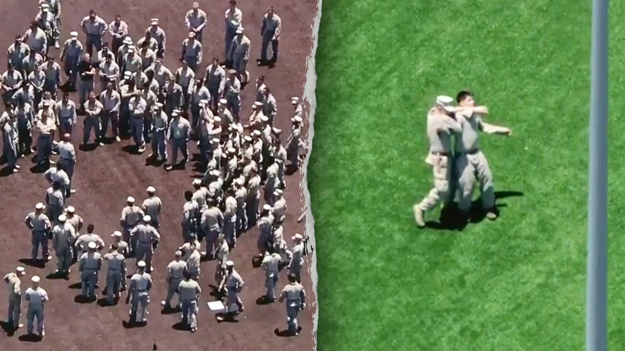 Marines still not on LA streets, seen in hand-to-hand combat training