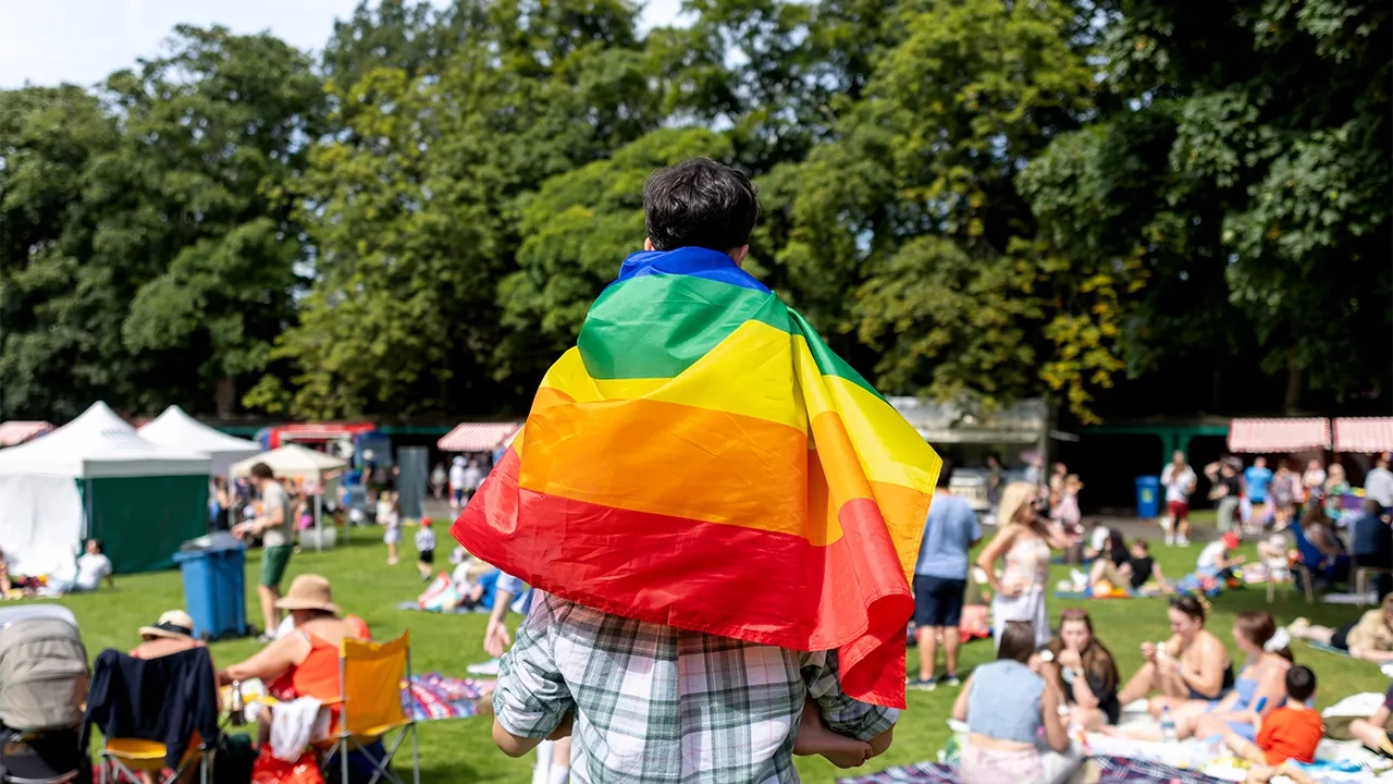 Oregon middle school hosts 'Drag Day' encouraging students to cross-dress during Pride Week