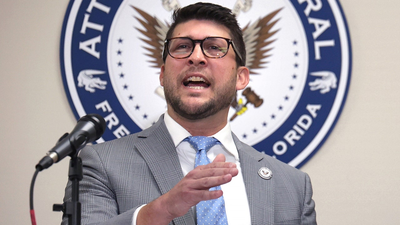 Florida AG invites people to alert his office if their ex is in US illegally: 'We'd be happy to assist'
