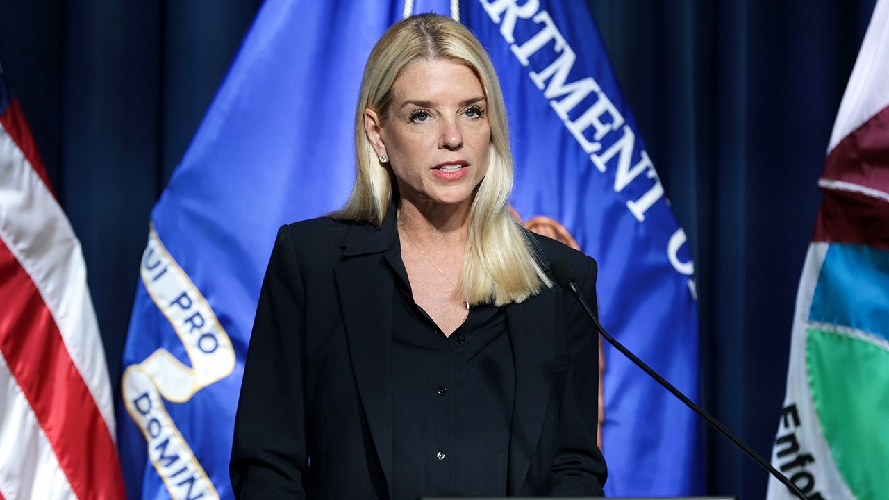 Sanctuary cities defy Bondi's deadline to cooperate: ‘No intention of changing'