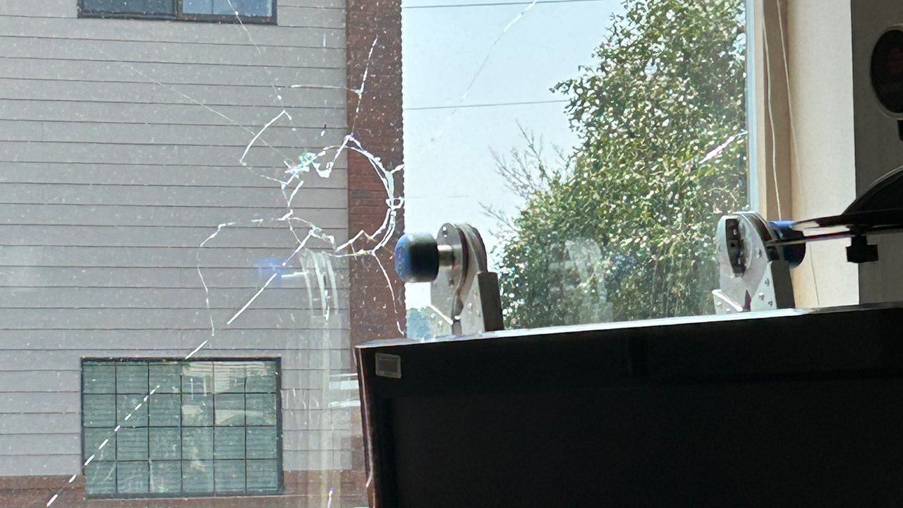 'Cowardly' rioter threw rock, set fire to ICE sub-office in Washington state: DHS
