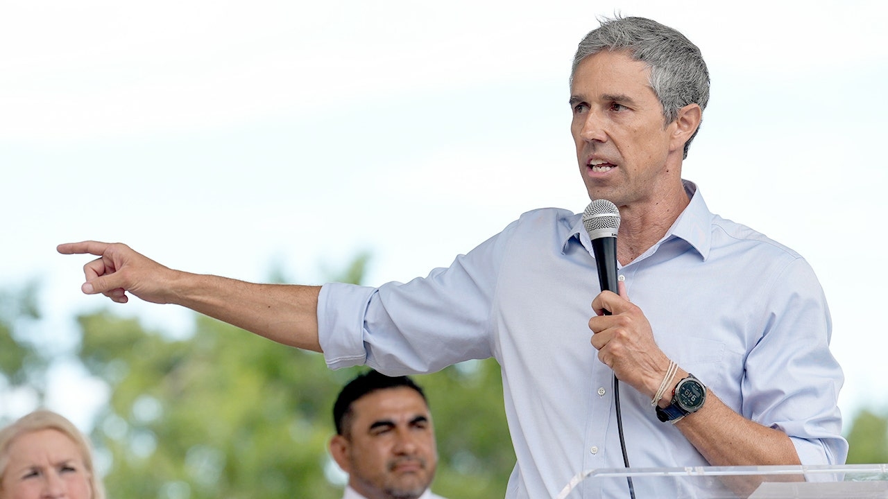 Beto O'Rourke compares 2025 America to 1933 Germany and 'can only imagine the history books'