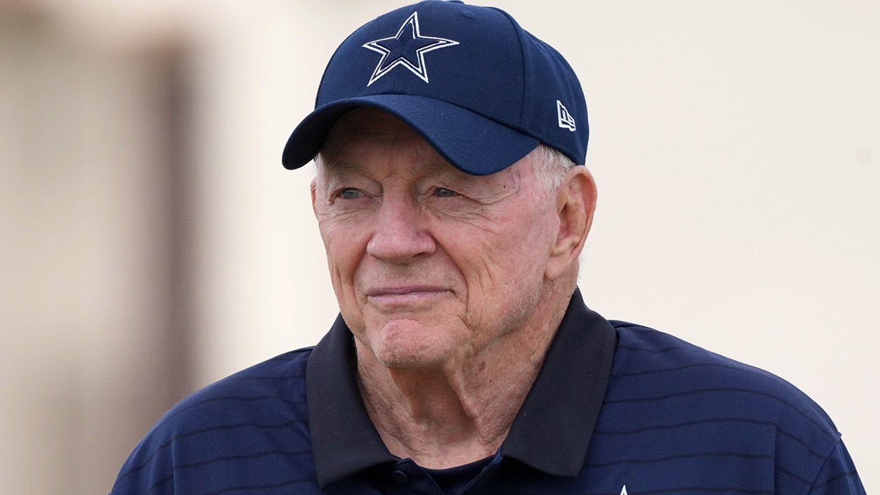 Cowboys' Jerry Jones remains cryptic on Micah Parsons' status after star's trade request