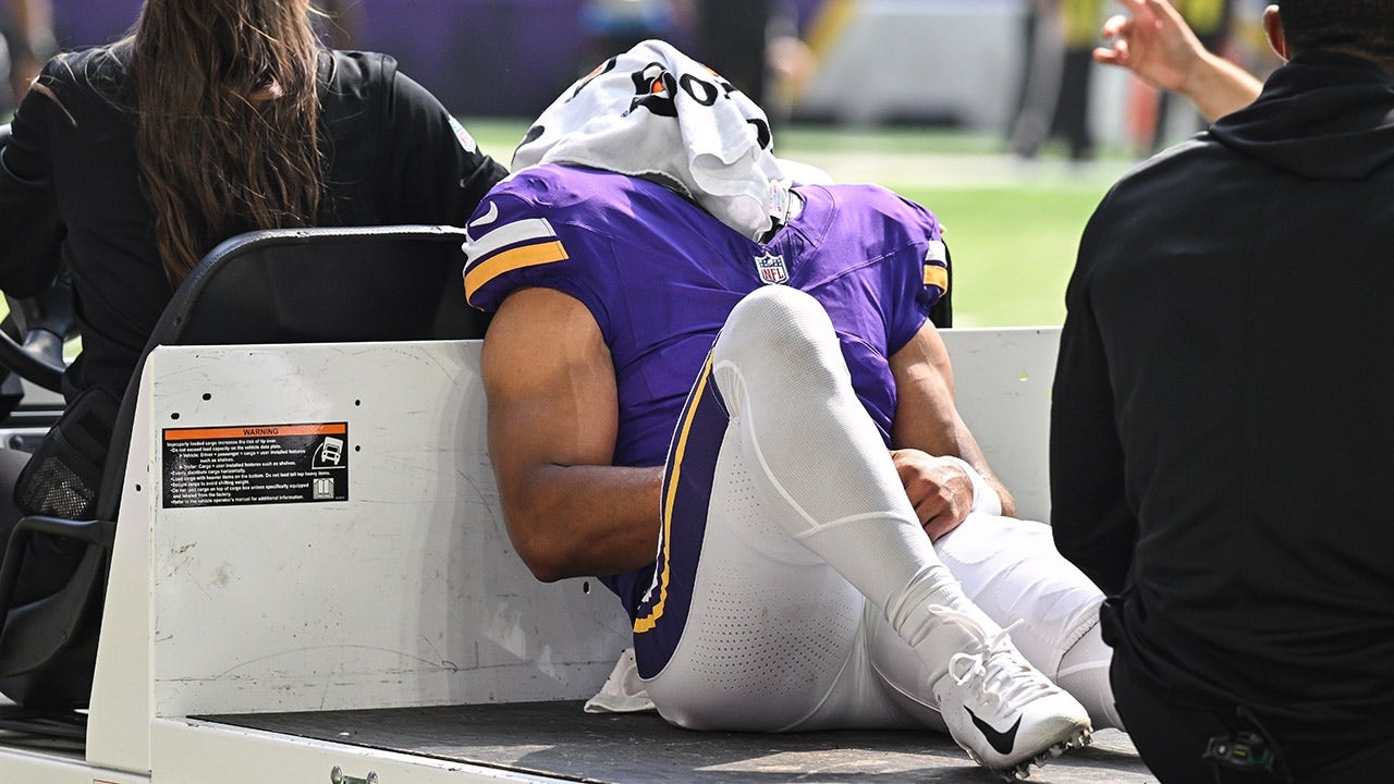 Vikings' Rondale Moore suffers second straight season-ending knee injury