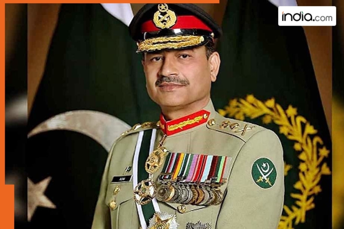 Coward Pakistan has lost every war against India but Pakistani army officers still wear medals on their uniforms due to...