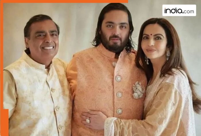 Mukesh Ambani and Nita Ambani's son Anant Ambani spotted using this premium smartphone, it costs Rs..., top features include...