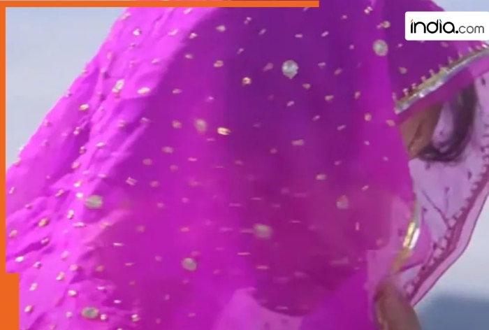 Released 32 years ago, this song was banned for being too 'vulgar', still sold over 1 crore cassettes, lead actress was blamed for..., the song is...