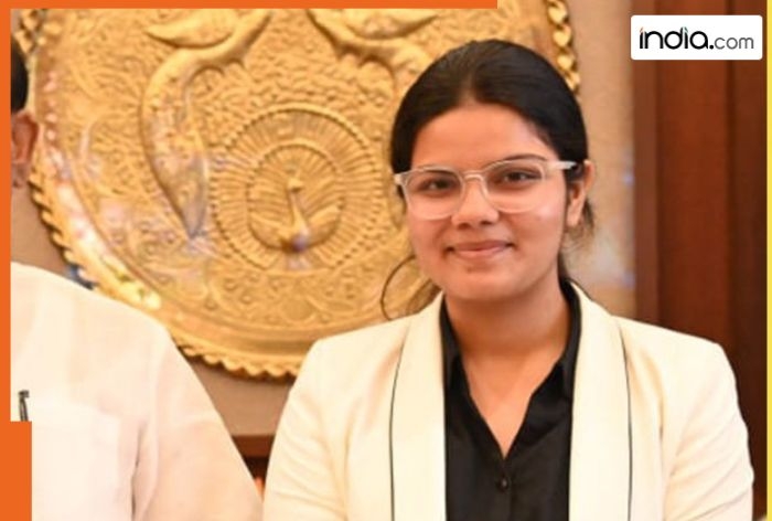 Meet CBSE Class 12 topper, Shlokaa Upadhyaya, who scored 499 marks out of 500; she scored lowest in…, now aims for...