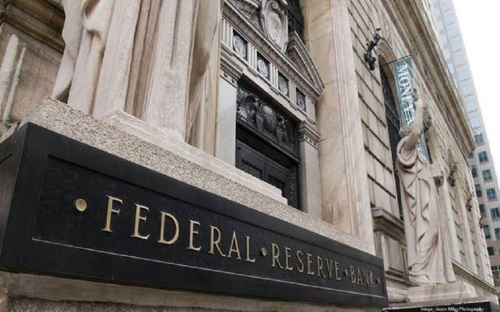 البيت الأبيض يضغط على الفيدرالي لخفض الفائدة قبل اجتماع حاسم