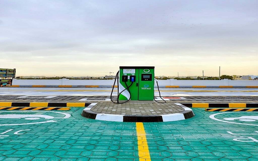 "باركن": تركيب محطات شحن جديدة للمركبات الكهربائية خلال الربع الأول