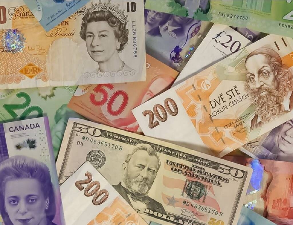 ارتفاع اليورو وهبوط الدولار مع تراجع ترامب عن تهديد أوروبا