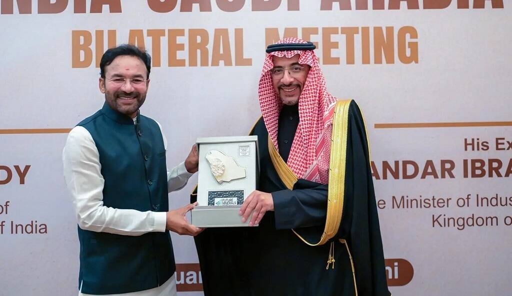 وزير الصناعة يبحث مع كبرى الشركات الهندية تعزيز الاستثمارات في قطاع التعدين