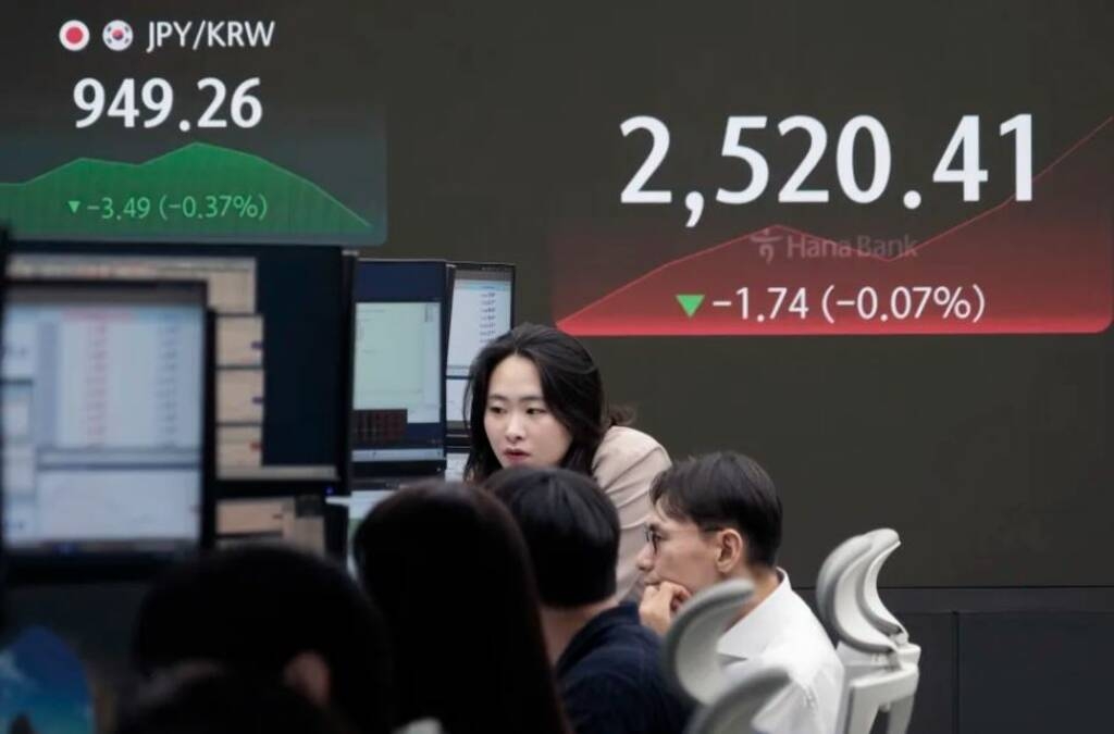 ارتفاع طفيف للأسهم الآسيوية مع ترقب المحادثات الأمريكية الصينية
