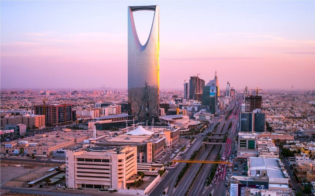 مؤشر مديري المشتريات: ارتفاع أعداد الوظائف بالسعودية بأسرع معدل في 16 شهراً