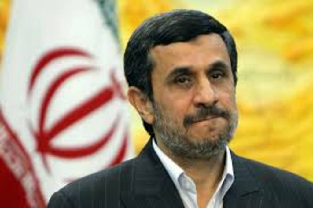 إعلام إيراني: مقتل الرئيس الأسبق محمود أحمدي نجاد بالرصاص في شوارع طهران