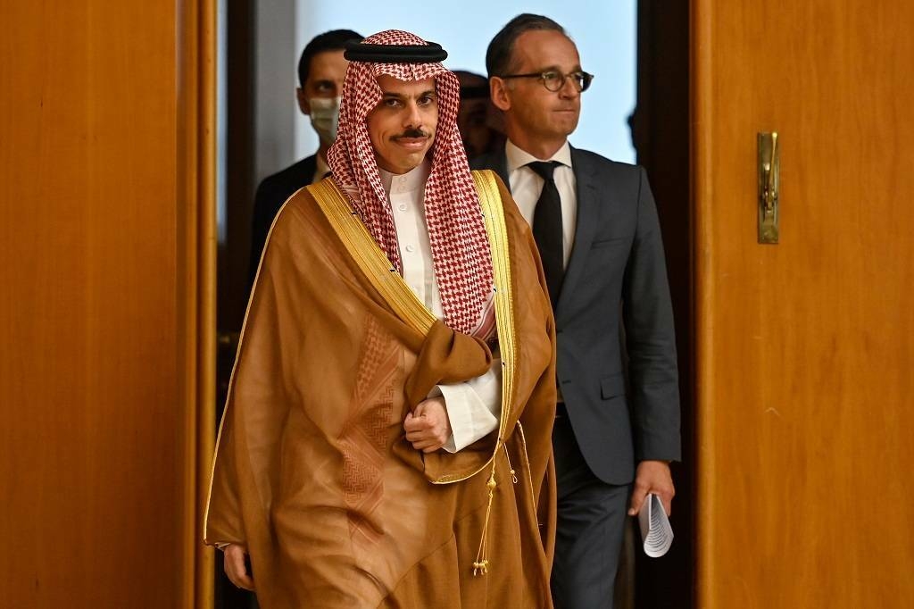 وزير الخارجية يصل دمشق لبحث دعم الاقتصاد السوري وتعزيز الاستثمارات