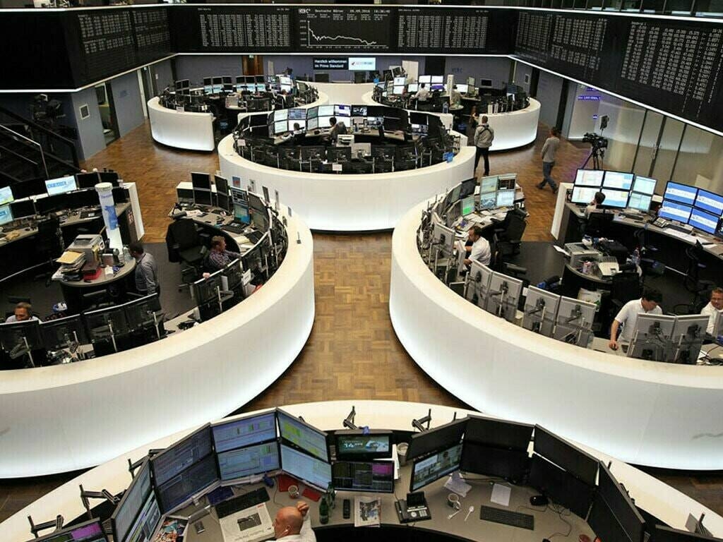 انخفاض أسهم أوروبا مع تزايد الغموض بشأن الرسوم الجمركية