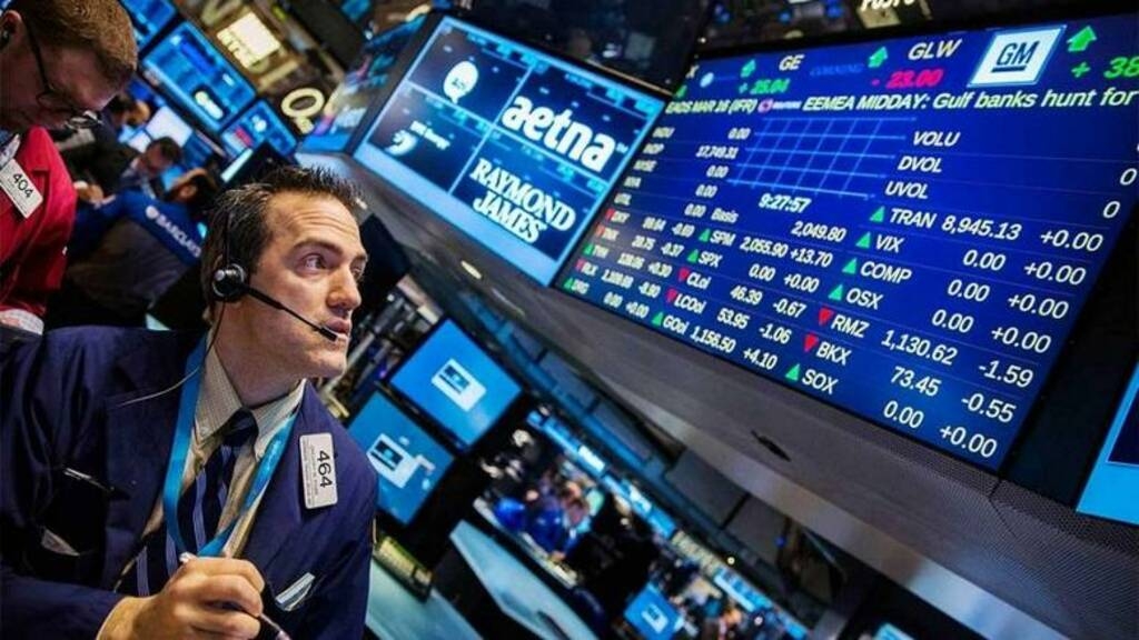 انخفاض الأسهم الأمريكية في تعاملات الخميس