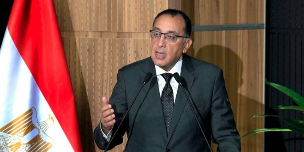 "مدبولي" يوجه الوزراء بسرعة تنفيذ أعمال صيانة وتطوير "الدائري الإقليمي"
