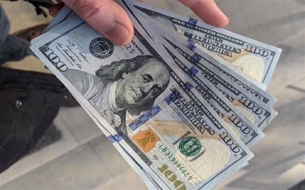 بعد تراجعه لأقل من 49 جنيهاً.. سعر الدولار مقابل الجنيه ببداية تعاملات الاثنين