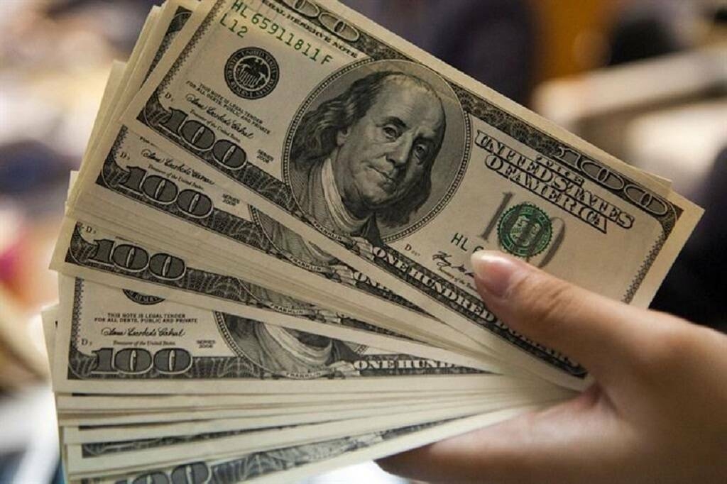 بعد قفزة كبيرة أمس.. سعر الدولار مقابل الجنيه مع بداية تعاملات الاثنين