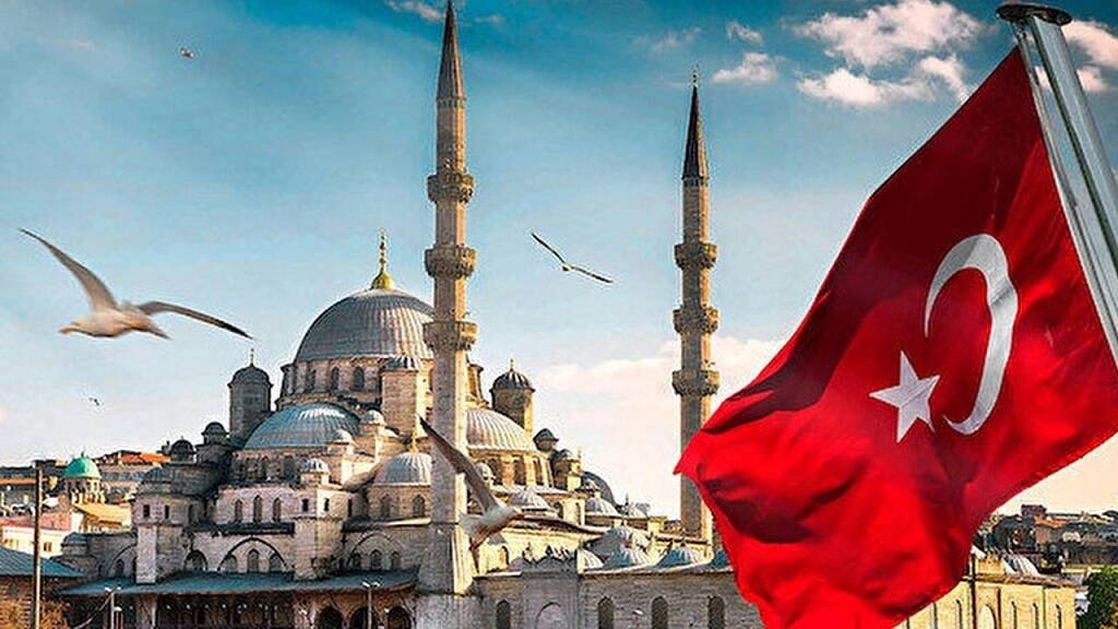 موديز ترفع تصنيف تركيا الائتماني مع تحسن الثقة بالاقتصاد والتزام بالإصلاحات