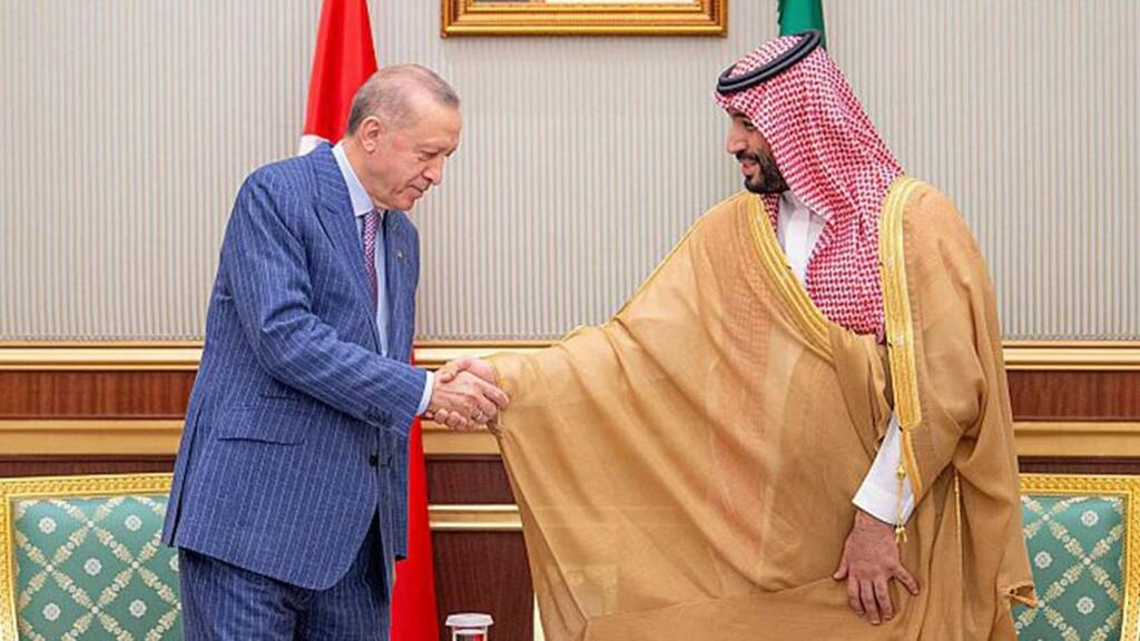 ولي العهد يبحث مع الرئيس التركي تطورات التصعيد في المنطقة وسبل احتواء الأزمة