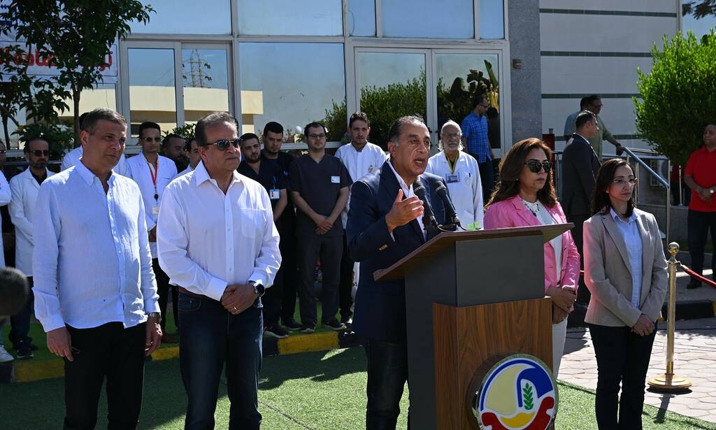"مدبولي" يكشف سبب تأجيل افتتاح المتحف المصري الكبير