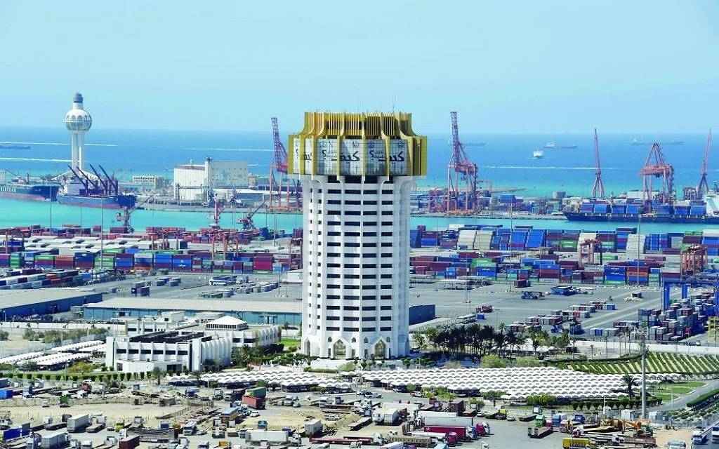 إضافة خدمة شحن لميناء جدة الإسلامي لتعزيز ربط المملكة بـ 4 موانئ إقليمية وعالمية