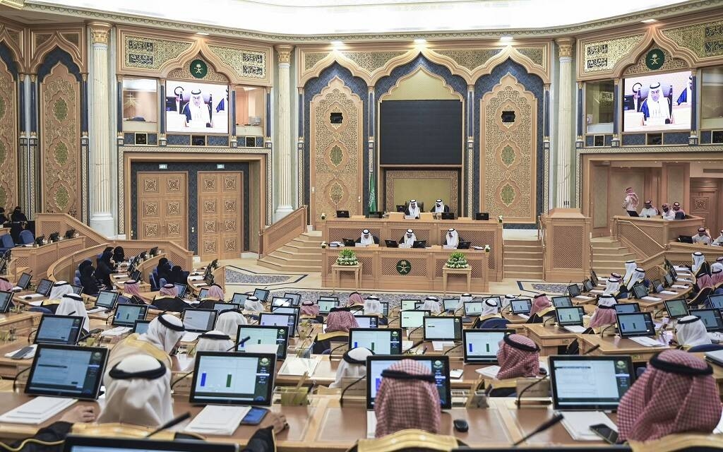 الشورى يطالب "النقل" برفع نسبة استخدام وسائل النقل العام بتوفير الحوافز والمزايا