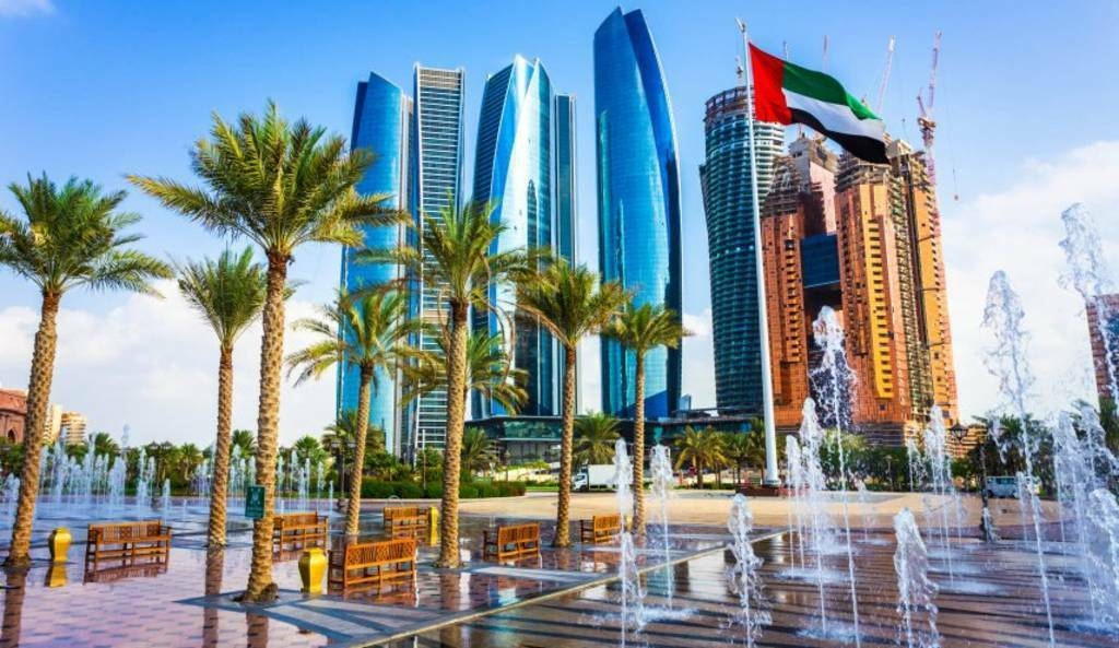 أبوظبي تعزّز شراكتها الاقتصادية مع اليابان من خلال 3 اتفاقيات استراتيجية