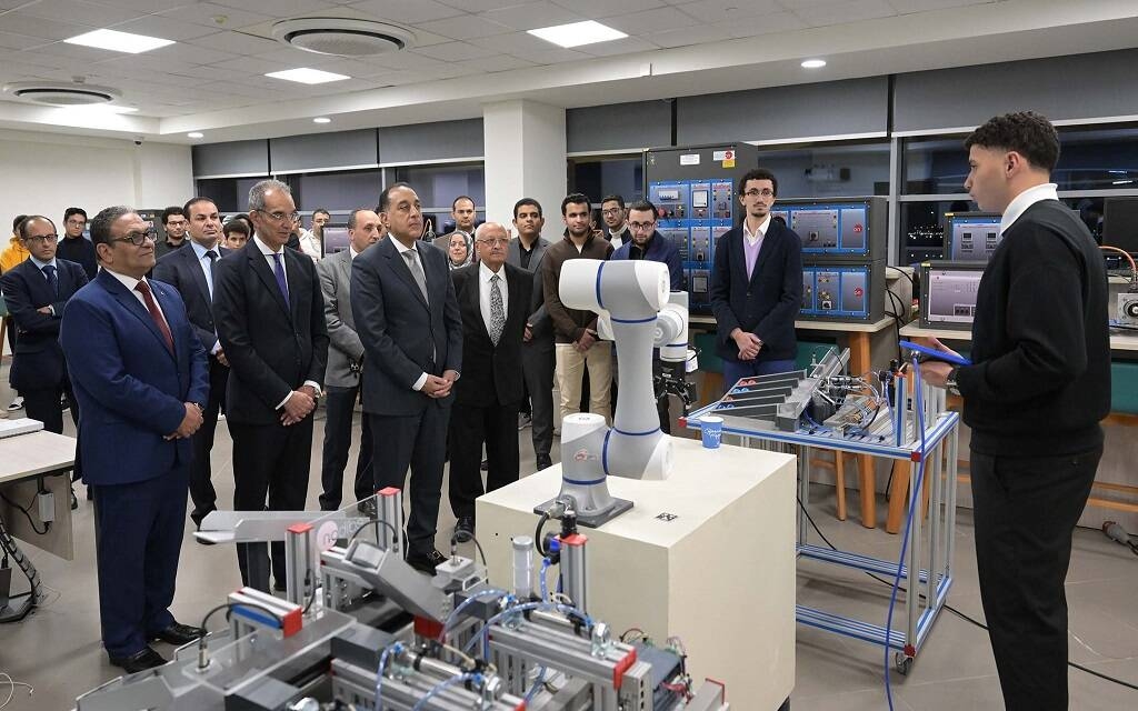 رئيس مجلس الوزراء يتفقد جامعة مصر للمعلوماتية