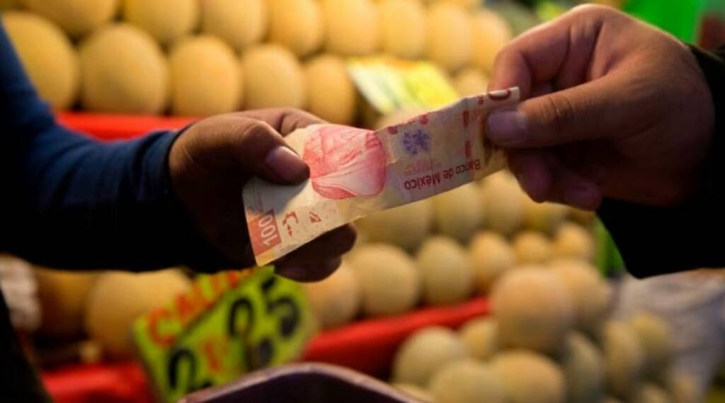 ارتفاع عملة المكسيك مع تزايد المضاربات وتأجيل الرسوم الجمركية