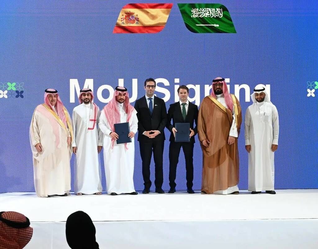 توقيع 4 اتفاقيات استثمارية على هامش ملتقى الأعمال السعودي
