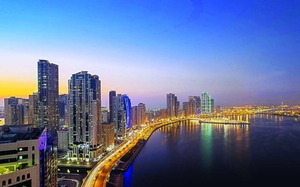 حاكم الشارقة يعتمد جدول درجات الوظائف العامة للمواطنين