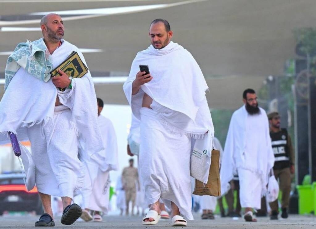 بدء توافد الحجاج إلى صعيد عرفات لأداء ركن الحج