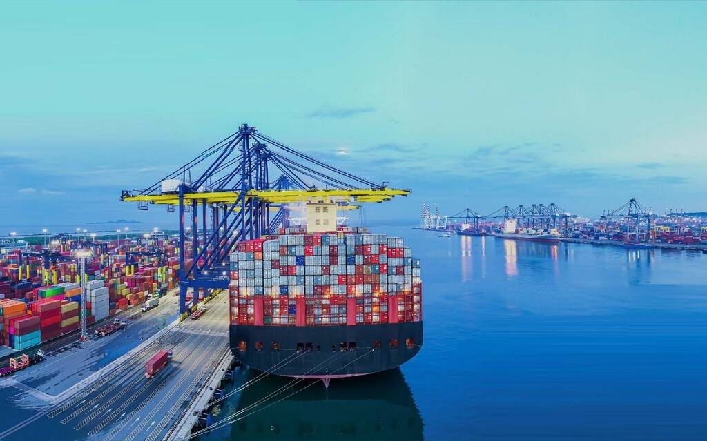 لدعم الصادرات.. خدمة شحن جديدة تربط السعودية بـ 12 ميناءً إقليمياً وعالمياً