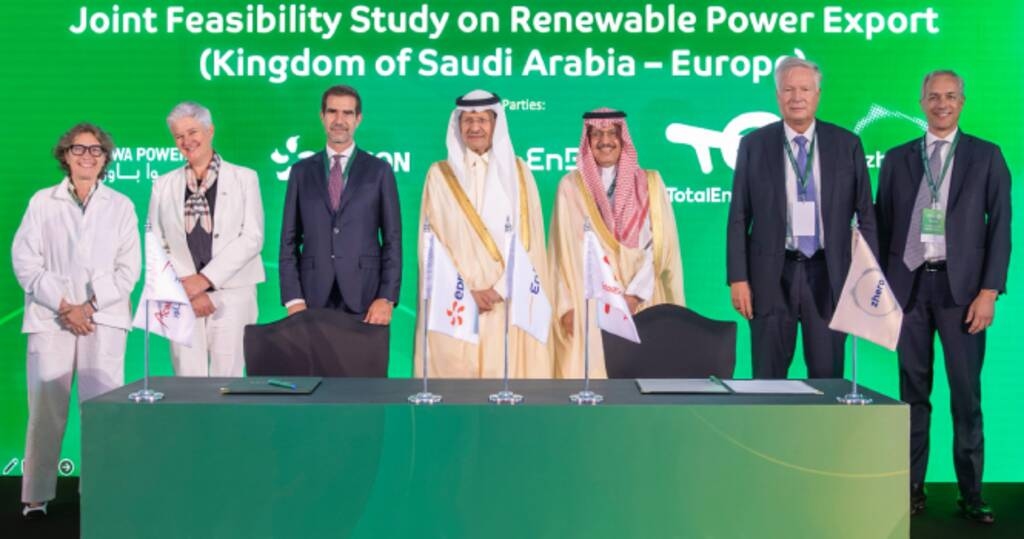 أكوا باور توقّع اتفاقيات لتصدير الطاقة المتجددة من السعودية إلى أوروبا